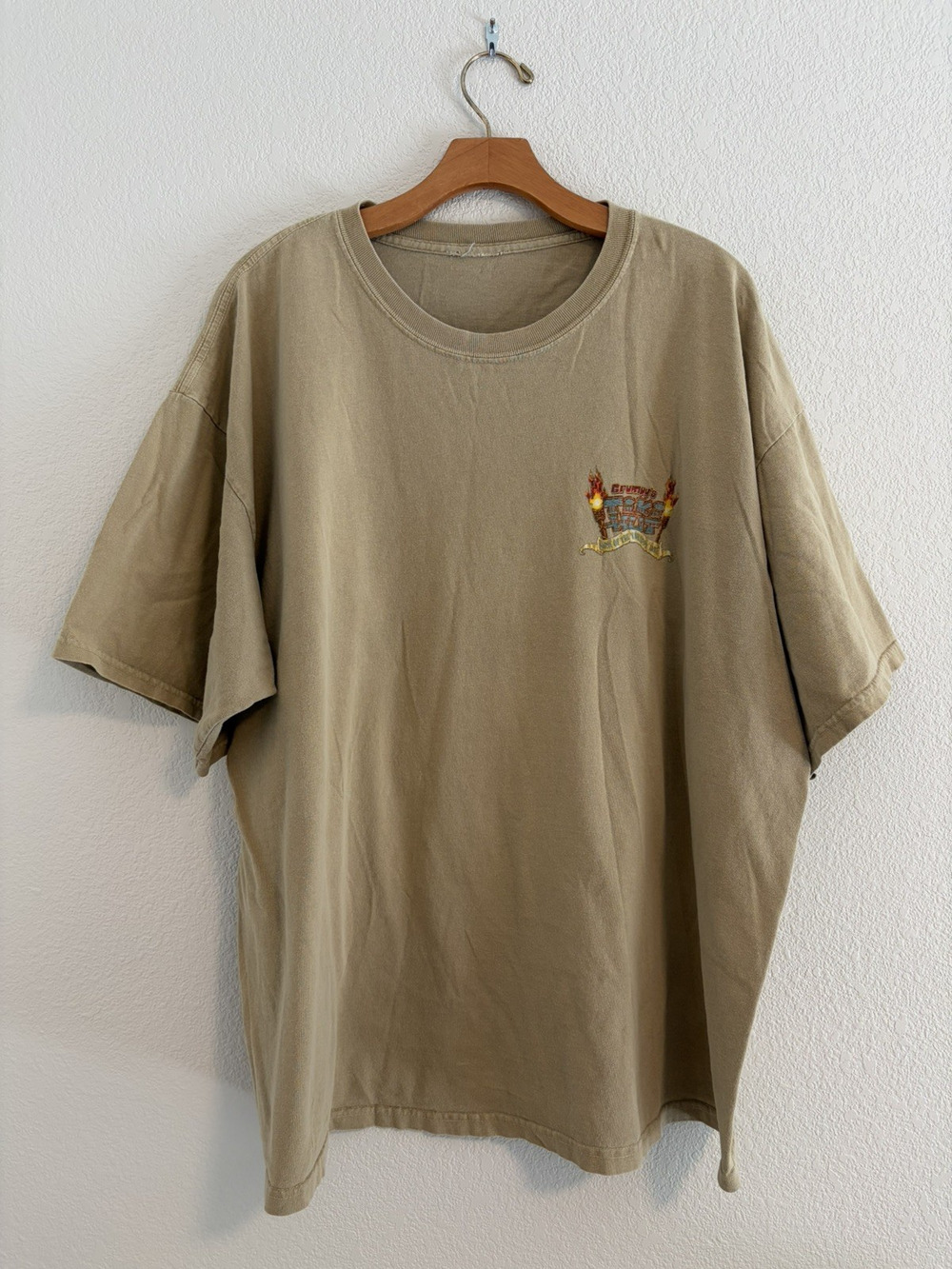 Vintage 90s Disney Grumpy's Tiki Hut Shirt Size 3XL Tan Seven Dwarfs Movie Promo